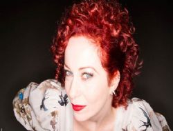 Rock dünyasının sempatik vokali