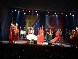 Semazenler eşliğinde Hücum Marşı