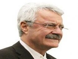 Bakan'a heykel cevabı