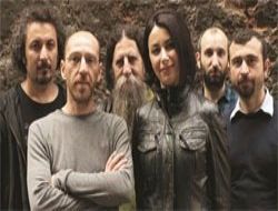 Ezgi'nin Günlüğü YİBO için sahnede