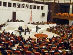Ankara'da şiddetli yağış sonrası Meclisi de sel bastı