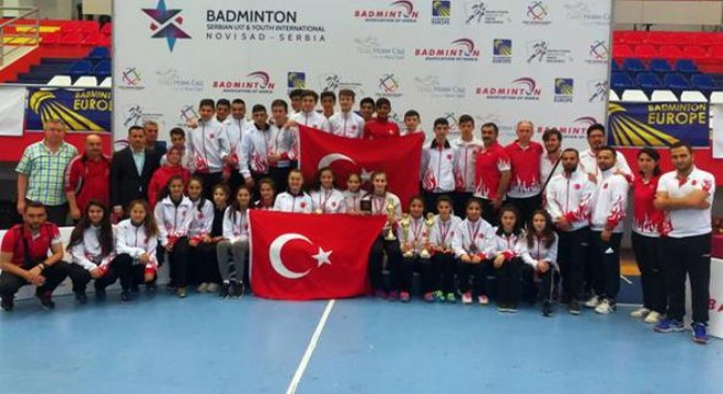 Badmintonda madalya rüzgarı