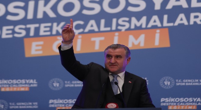 Bakan Bak'tan Paris 2024 Kotası alan Eda Tuğsuz için tebrik mesajı