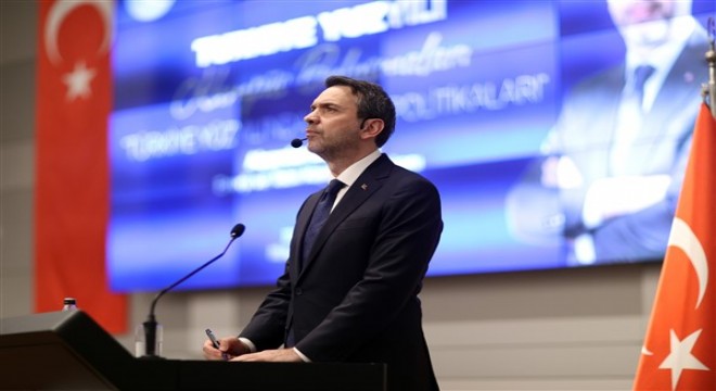 Bakan Bayraktar, İliç'te toprak altında kalan işçilerin aileleriyle bir araya geldi