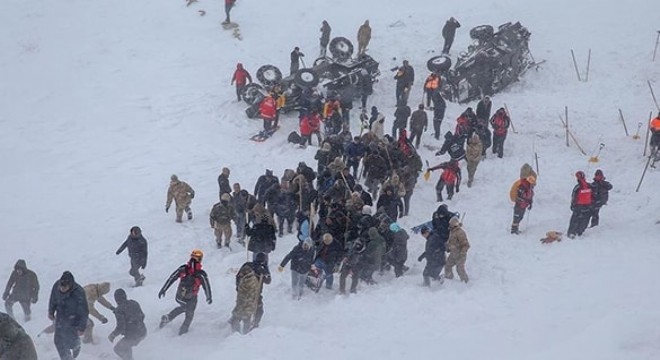 Bakan Soylu Van Bahçesaray'daki çığ felaketindeki son durumu açıkladı