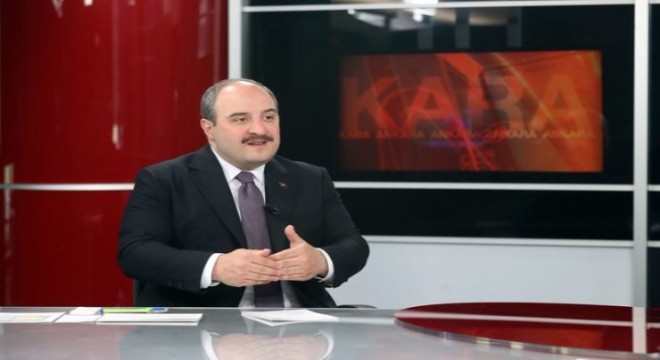 Bakan Varank, Binek Otonom Araç Yarışması'nda gençlerle bir araya geldi