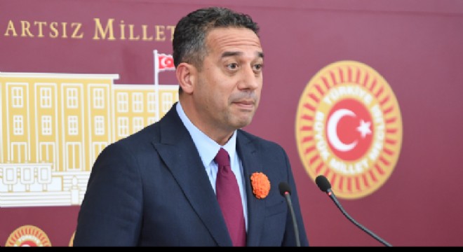 Başarır, Özel'i kutladı