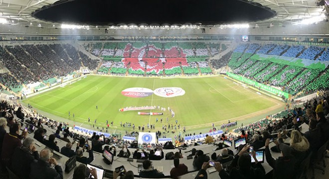 Bursa'da Türkiye haritalı koreografi