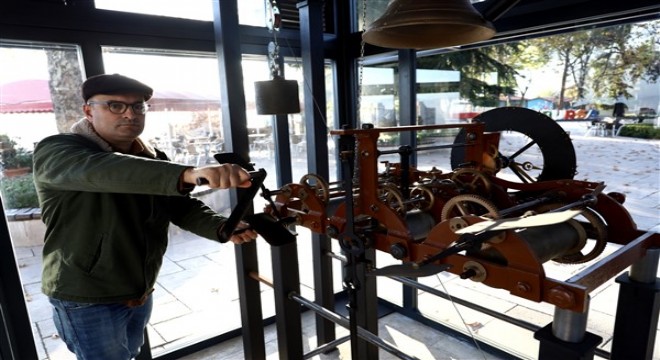 Bursa'nın asırlık saati 30 yıl sonra çalıştırıldı