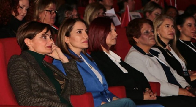 CHP'yi karıştıran kongre! Adaylıktan çekildi