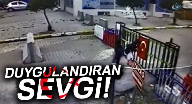 Çocukların bayrak sevgisi duygulandırdı