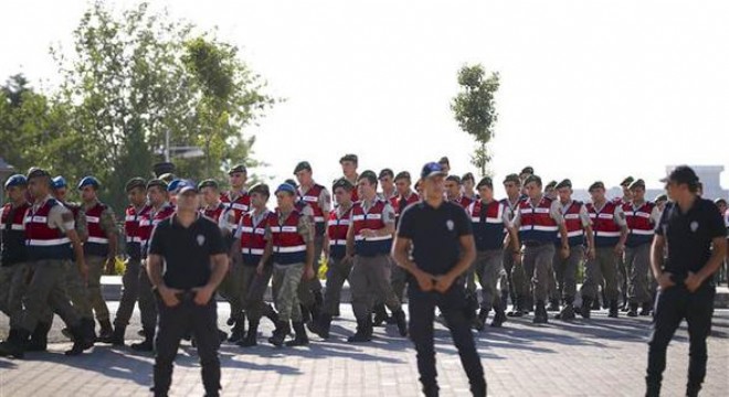 Cumhurbaşkanı'na suikast davasında duruşma salonu karıştı