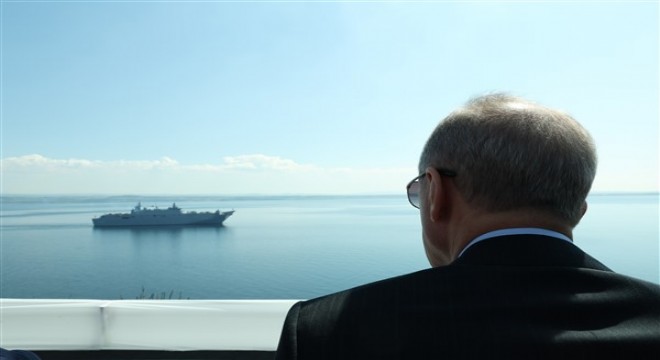 Cumhurbaşkanı Erdoğan: TCG Anadolu Çanakkale Boğazı'nda