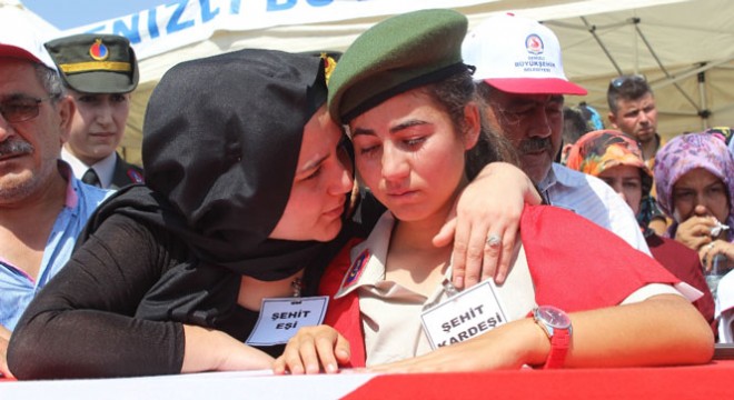 Denizli şehidine veda etti