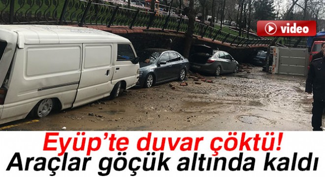 Eyüp'te park duvarı çöktü! Araçlar göçük altında kaldı