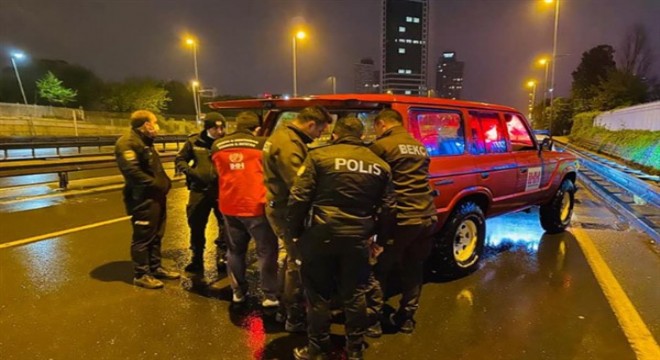 İHH'dan emniyet mensuplarına sahurluk ikramı