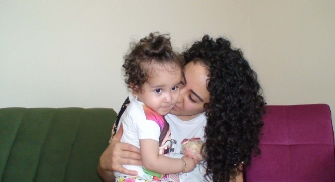 İlik nakli bekleyen 2,5 yaşındaki Berra sağlığına kavuşmak istiyor