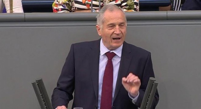 Irkçı Alman AfD'li vekile Yeşiller vekilinden yanıt: Türk düşmanlığına başladılar