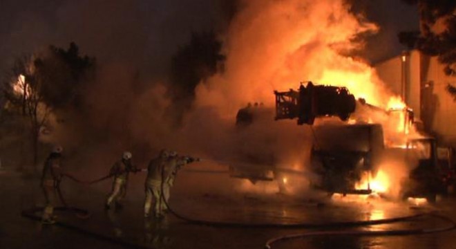 İş makineleri alev alev yandı