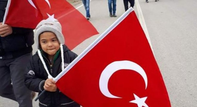 Mehmetçik'e destek yürüyüşü