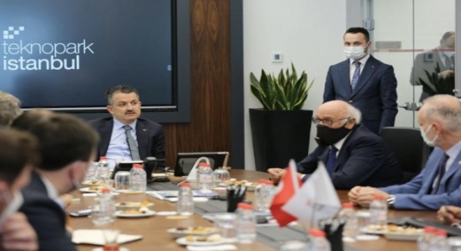 Pakdemirli, Türkiye'nin yüksek teknoloji merkezi Teknopark İstanbul'u ziyaret etti