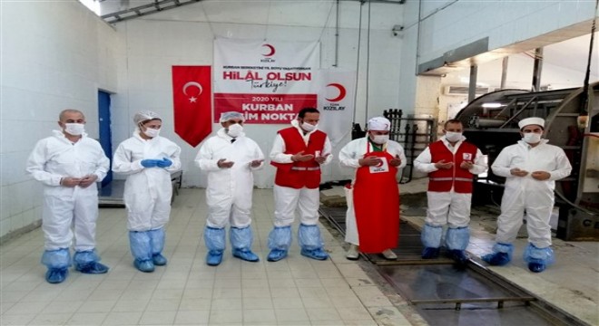 Türkiye'de ve 16 ülkede kurban kesimleri başladı