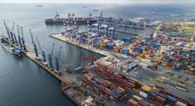 Türkiye'nin Şubat Dış Ticareti: İhracat %1,5, İthalat %5,5 Arttı