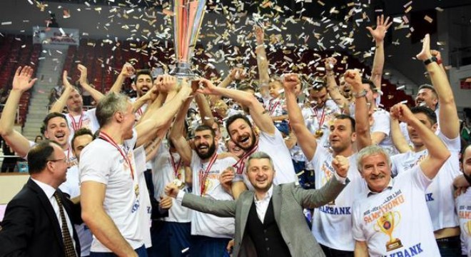 Üçüncü yıldız Halkbank'tan