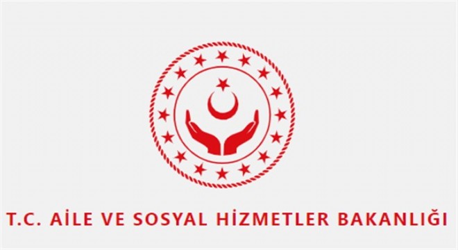 Yanık Eğitim ve Motivasyon Kampı'nda genç kızlarla bir araya geldi