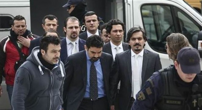 Yunanistan'daki firari FETÖ'cüler kaçırılmaktan korkuyor: İzin verin gidelim